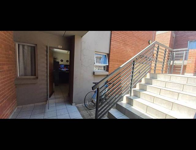 2 BEDROOM APARTMENT FOR SALE IN ESTHER PARK